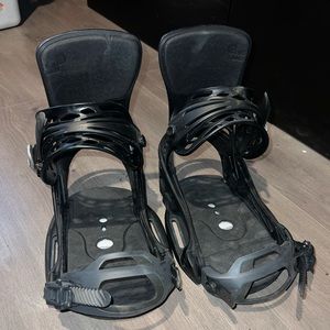 Burton EST Cartel bindings